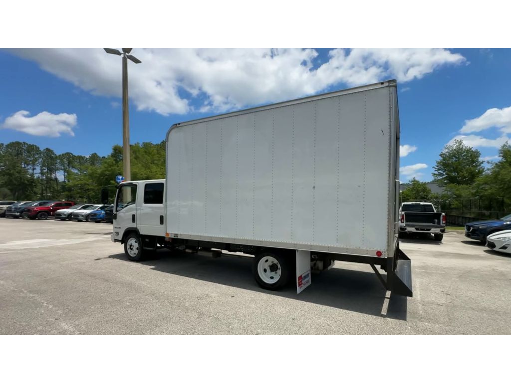 2023 Isuzu NPR photo 2