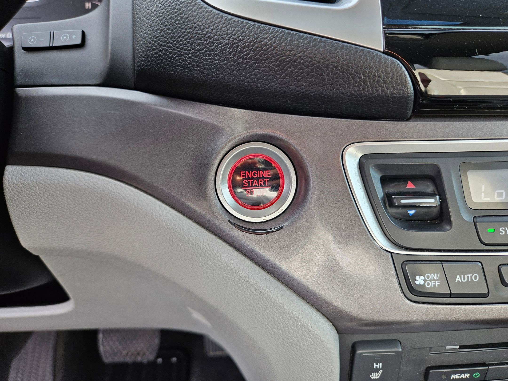 2016 Honda Pilot EX-L photo 18