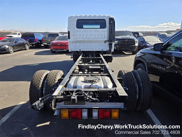 2025 Chevrolet Silverado photo 4