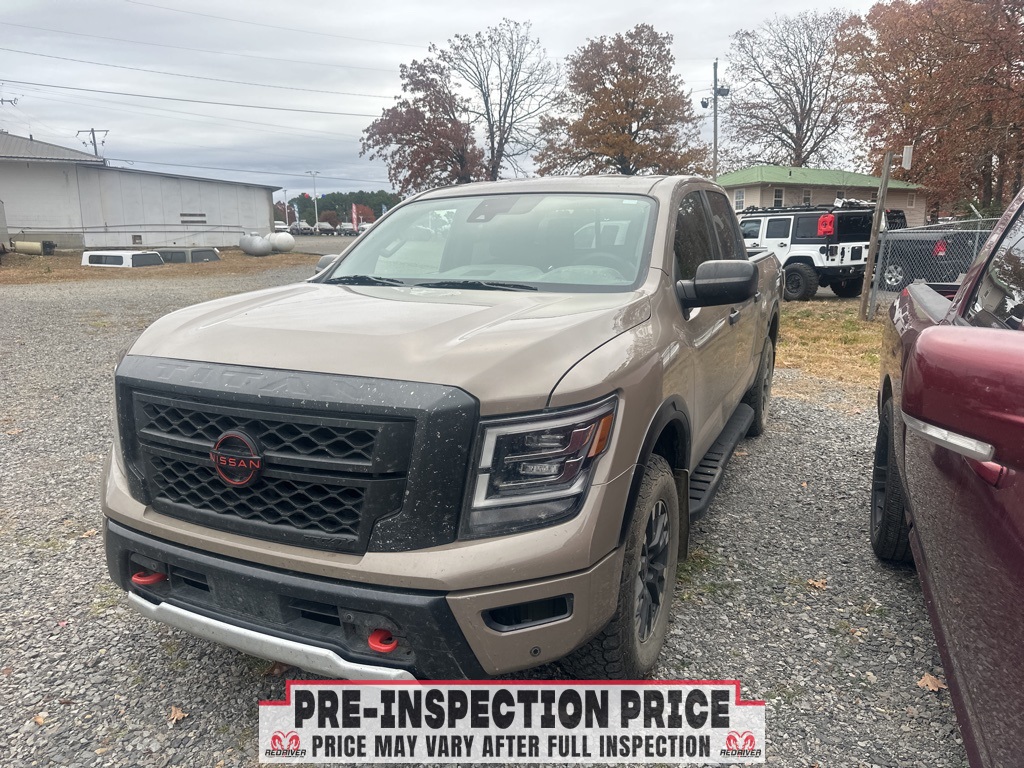 2023 Nissan Titan PRO-4X's photo