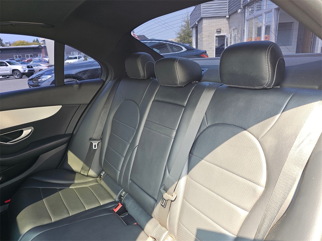 2018 Mercedes Benz C 300 photo 19