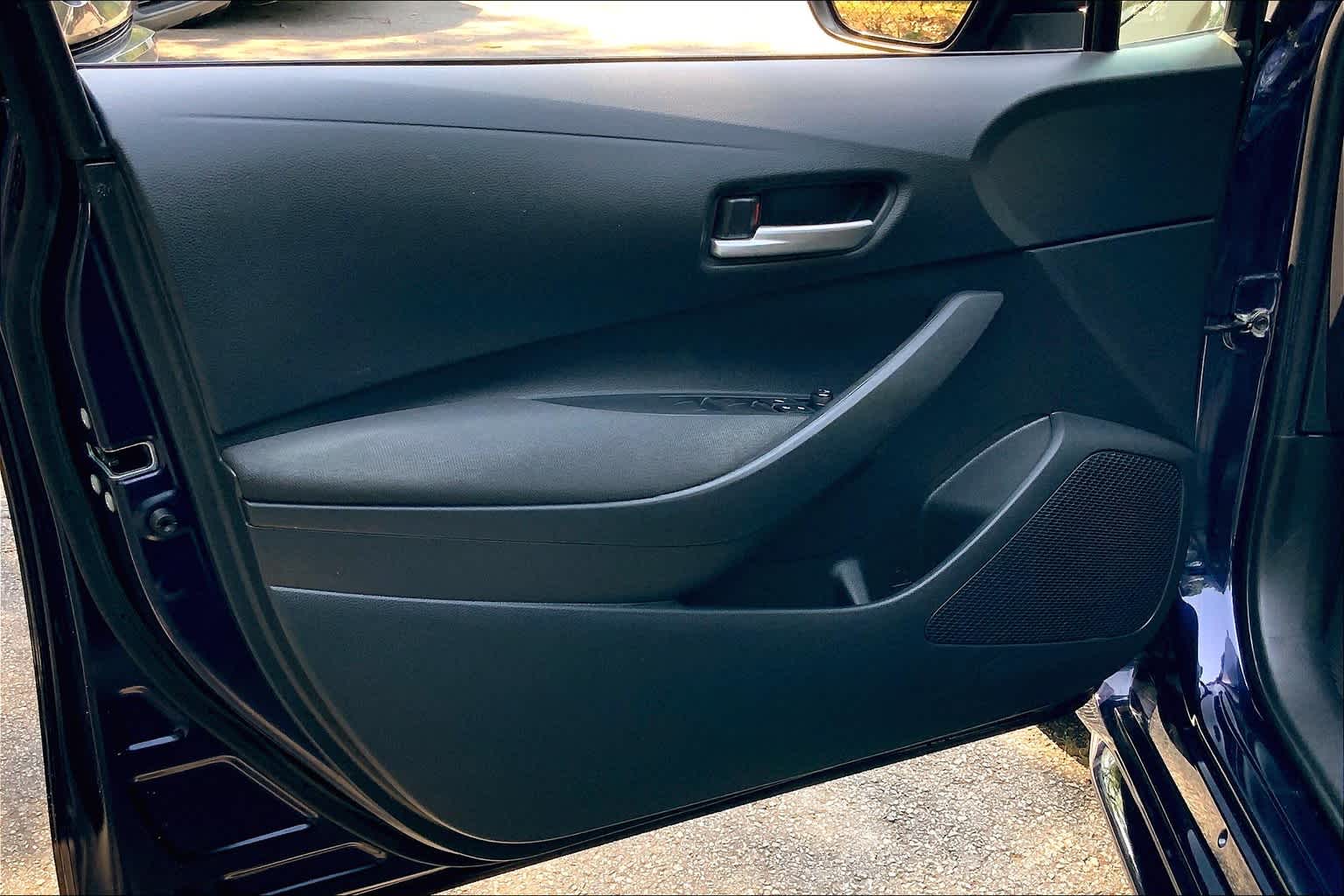2020 Toyota Corolla LE photo 18