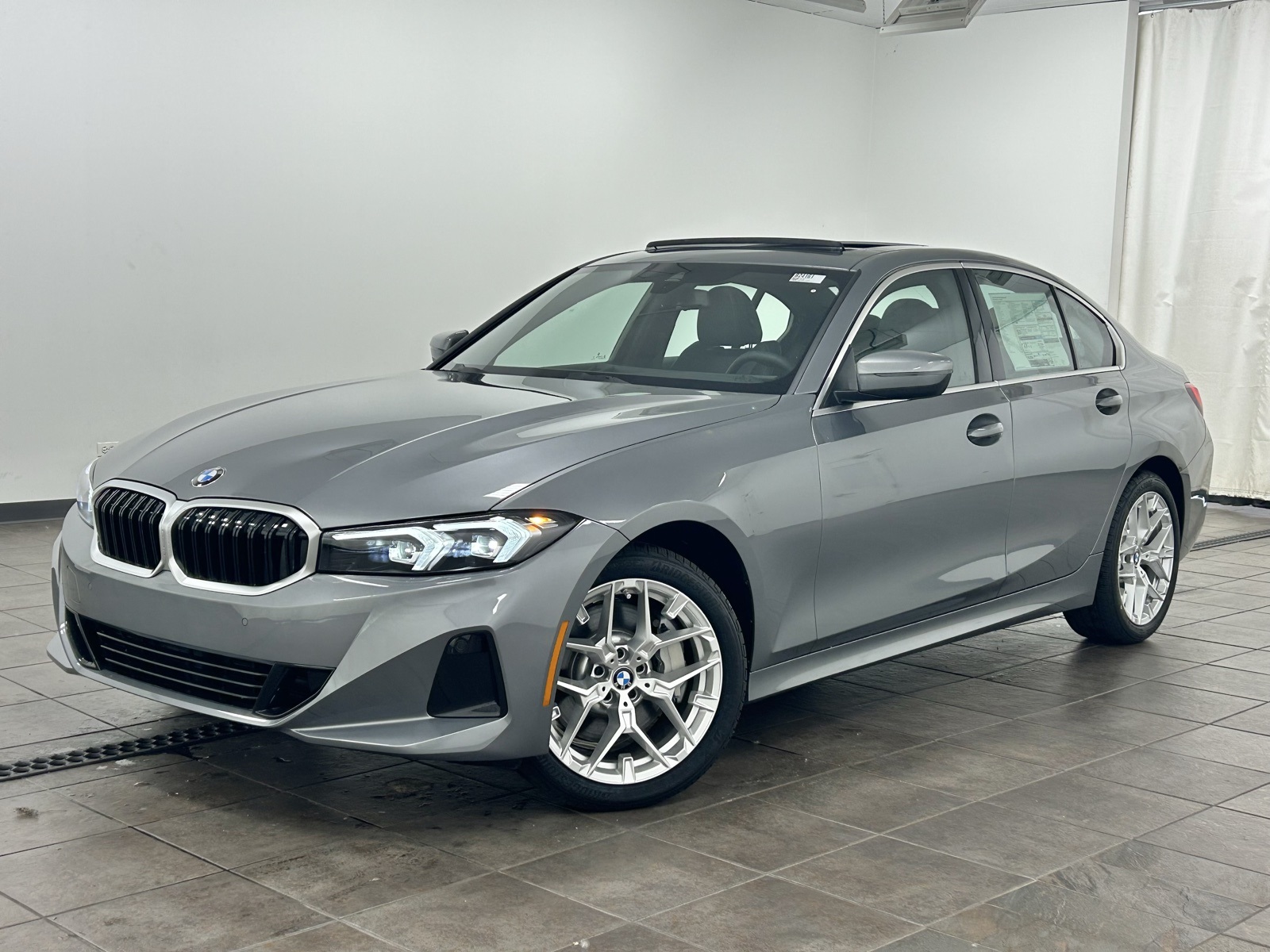 2025 BMW 3 Series 330i's photo