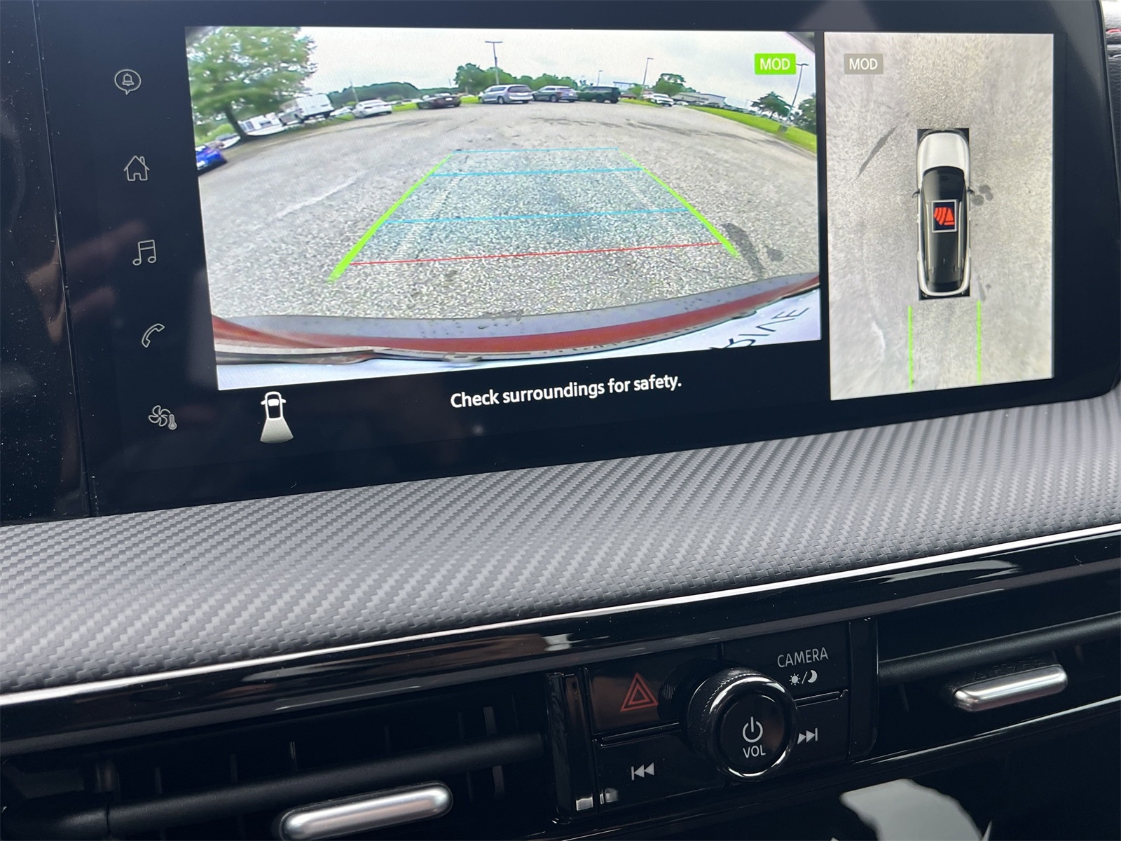 2025 Nissan Kicks SR photo 4