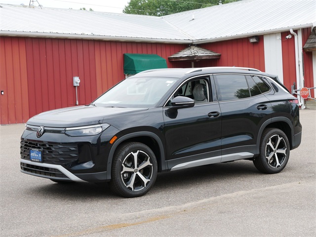 2025 Volkswagen Tiguan SE photo 3