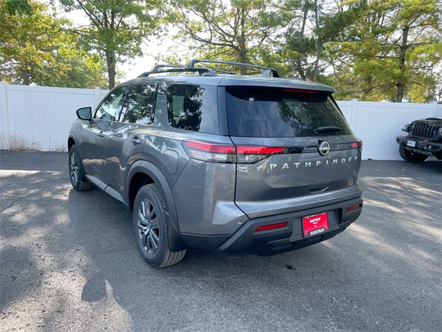 2025 Nissan Pathfinder SV photo 11