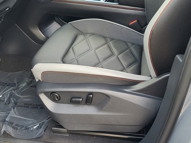 2025 Volkswagen Atlas Peak Edition photo 15