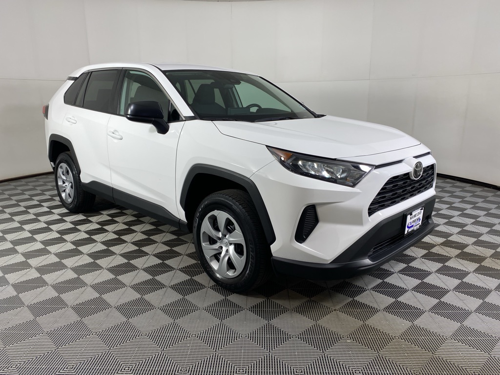 2022 Toyota RAV4 LE photo 21