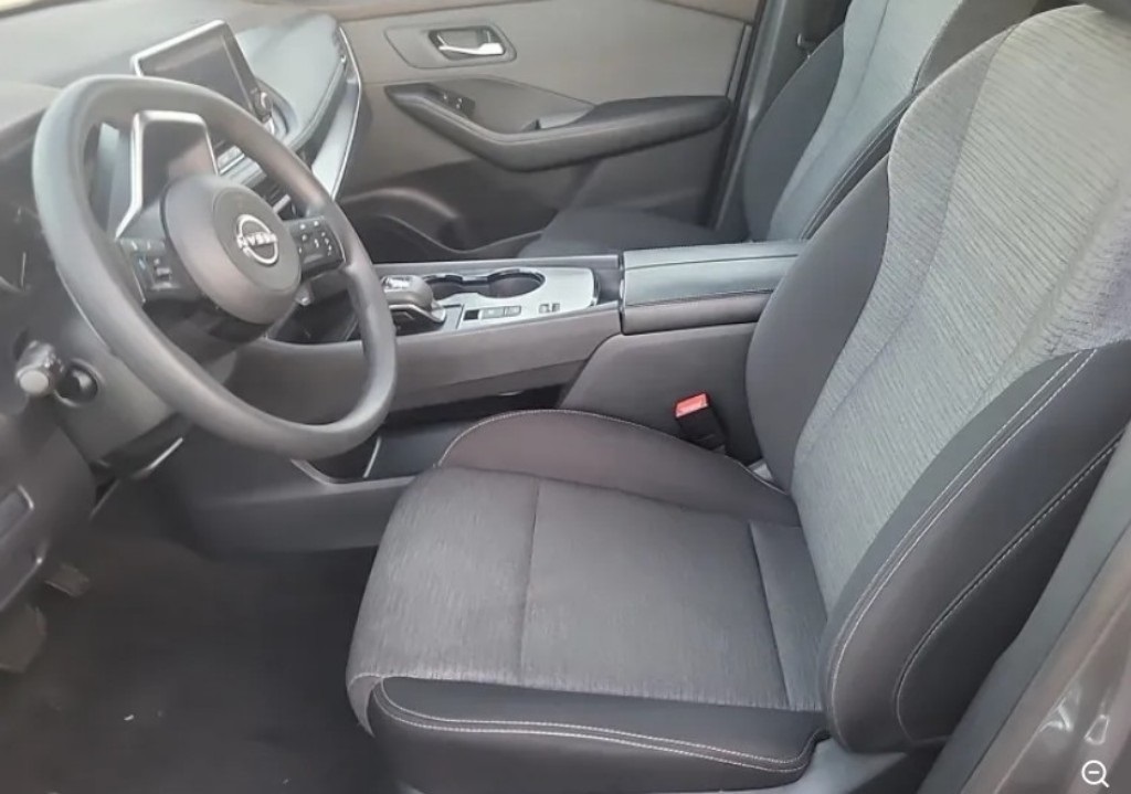 2023 Nissan Rogue SV photo 3