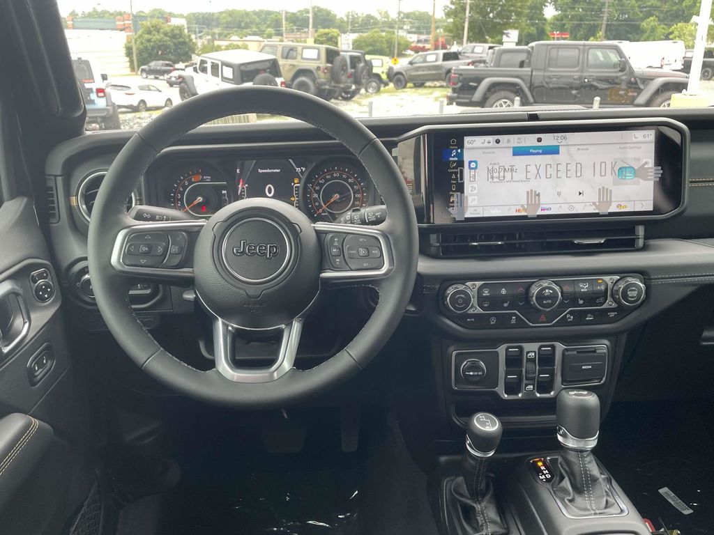2025 Jeep Wrangler Sahara photo 20