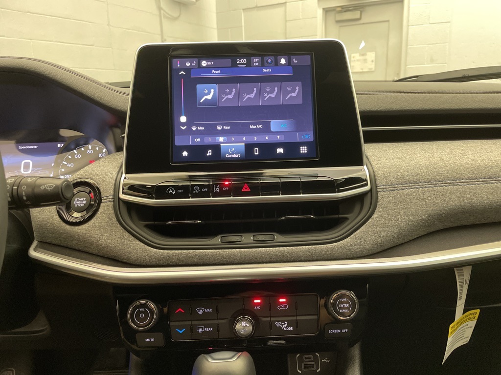 2025 Jeep Compass Latitude photo 8