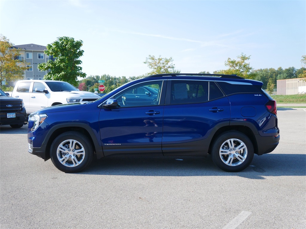 2022 Gmc Terrain SLE photo 3