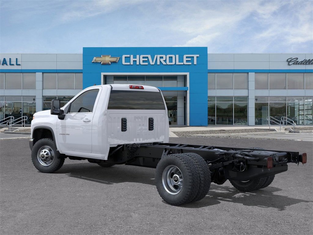 2025 Chevrolet Silverado 3500HD Work Truck photo 2