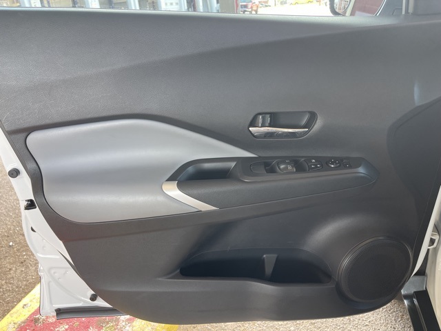 2024 Nissan Kicks SR photo 26