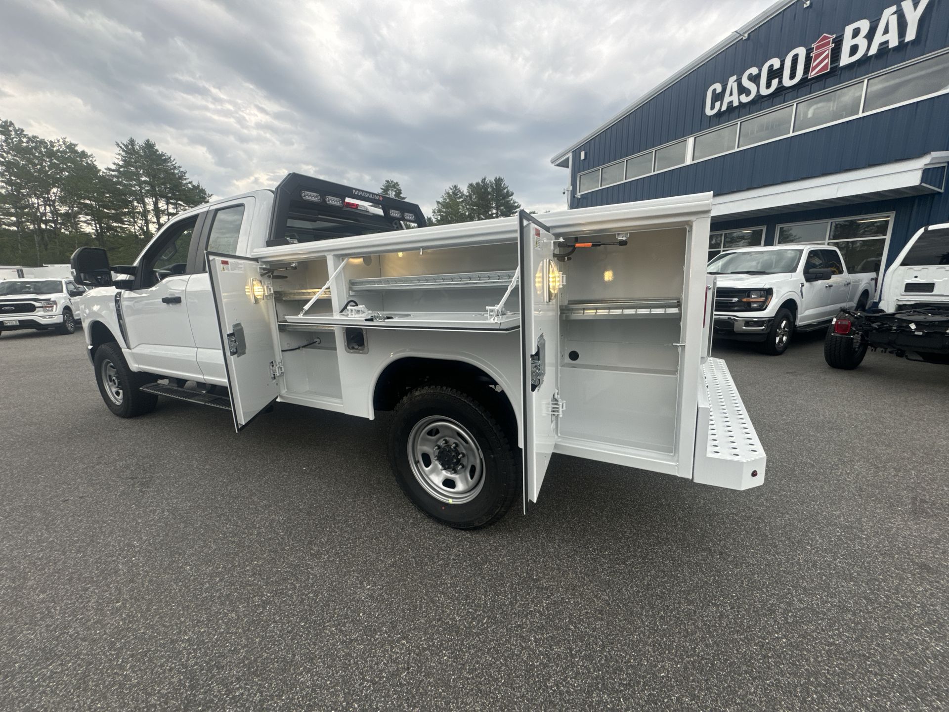 2025 Ford F-350 XL photo 3