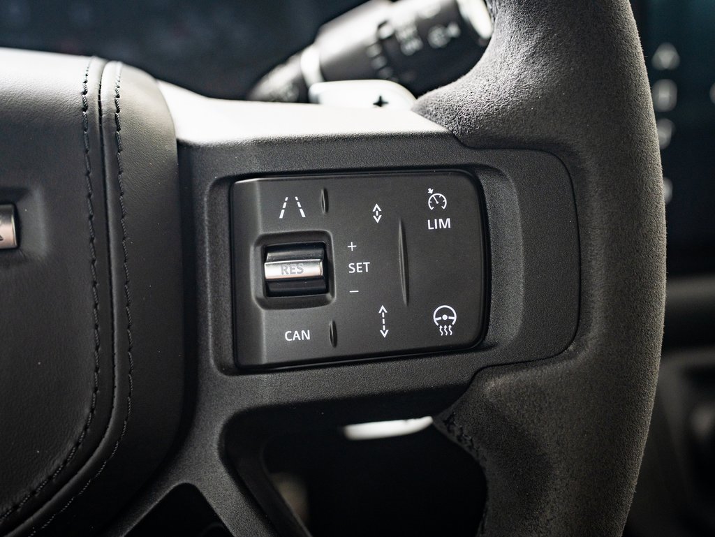 2023 Land Rover Defender 90 V8 photo 25