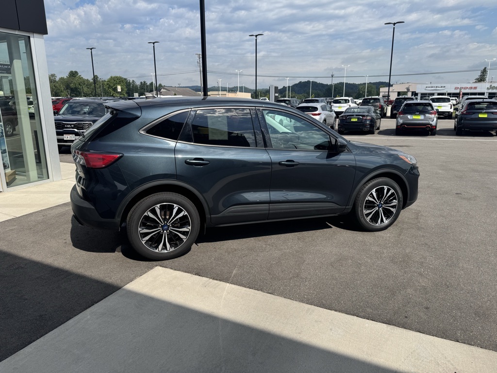 2022 Ford Escape SE Sport photo 6