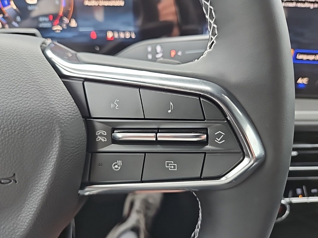 2025 Chevrolet Traverse photo 13