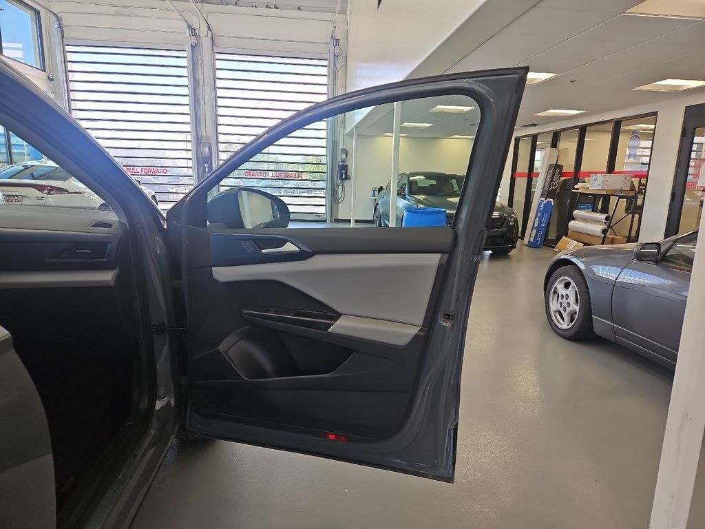 2022 Volkswagen Taos SE photo 15