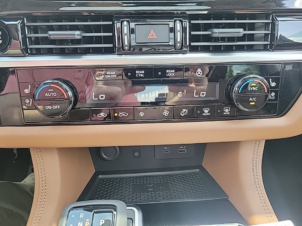 2025 Nissan Pathfinder Platinum photo 23