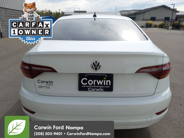2019 Volkswagen Jetta SEL photo 4