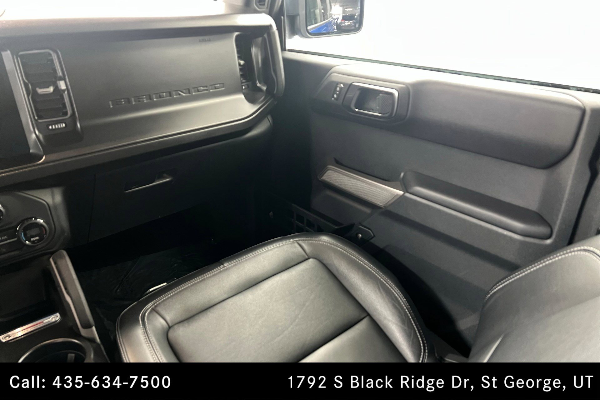 2021 Ford Bronco First Edition photo 8