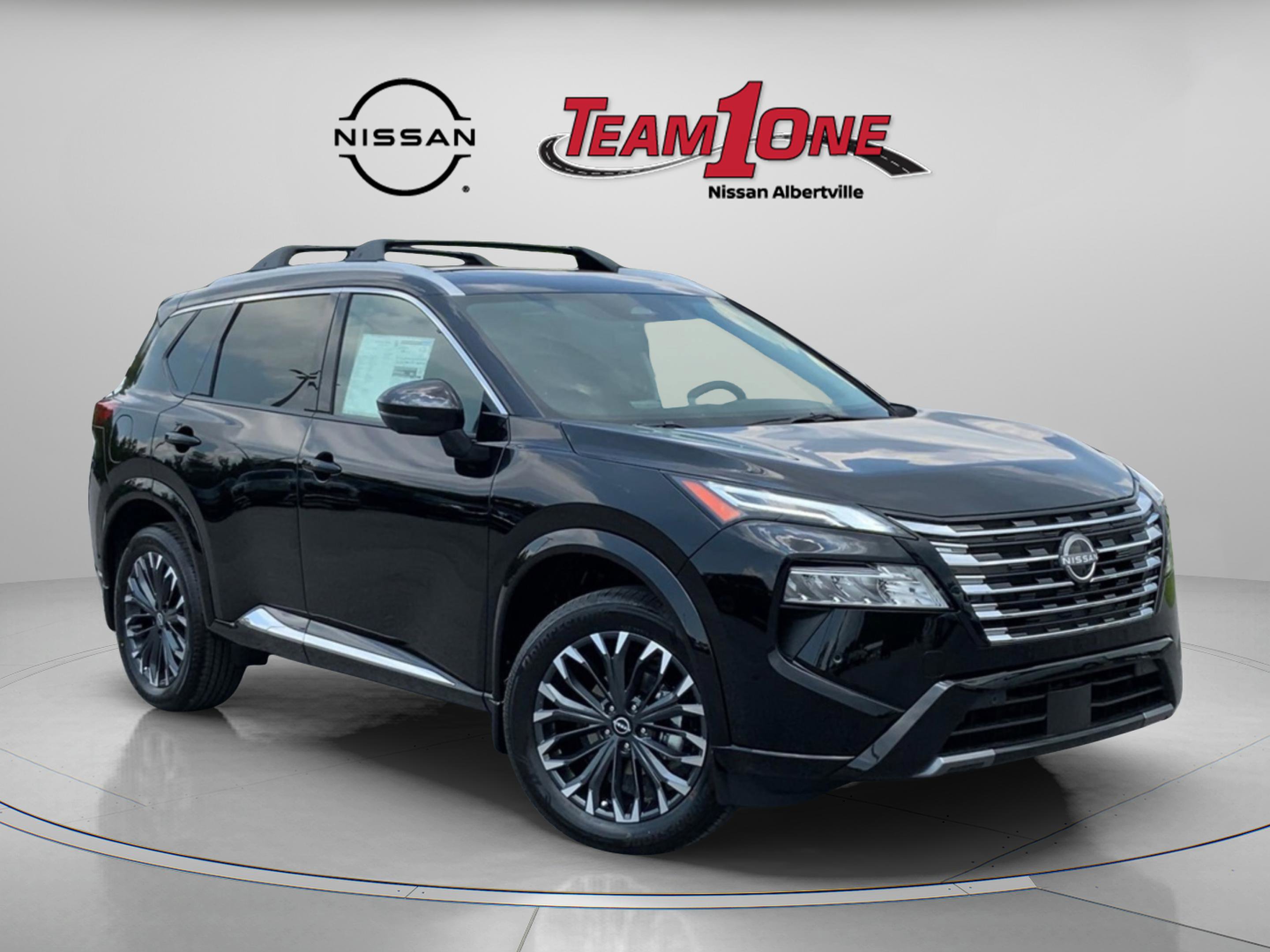 2025 Nissan Rogue Platinum's photo