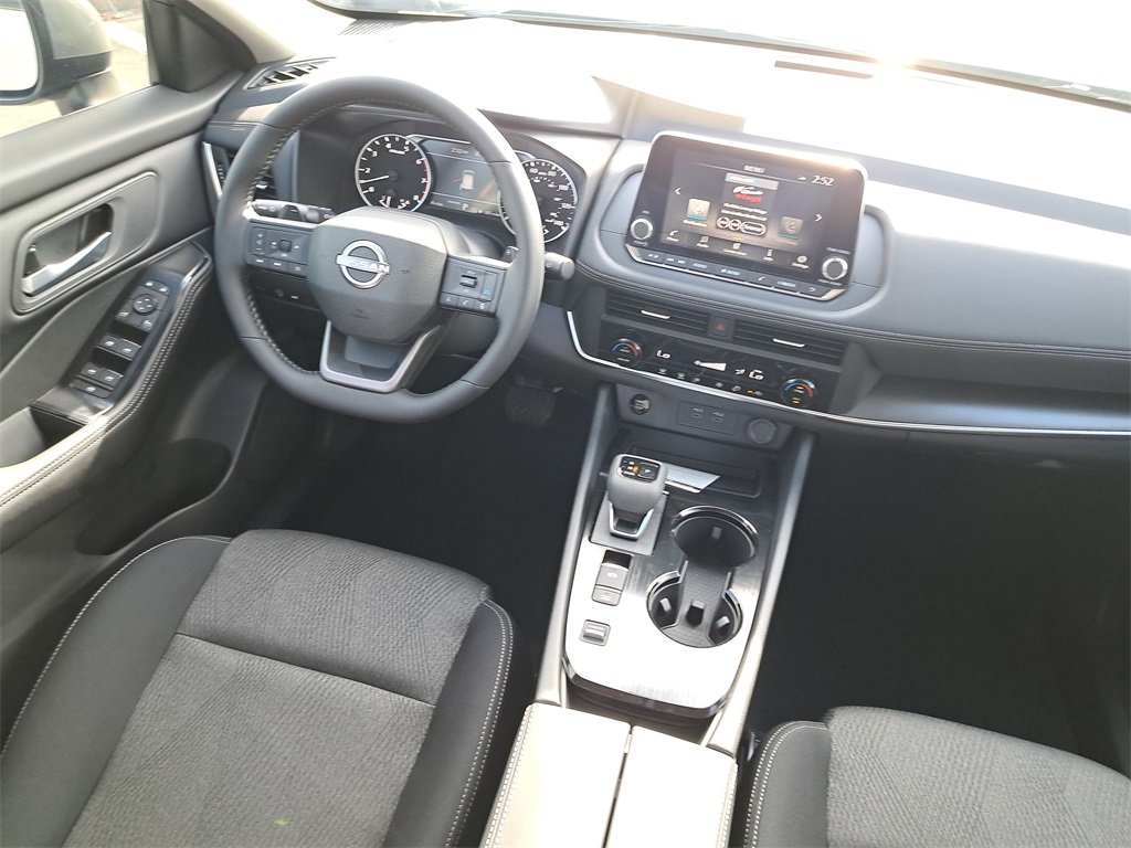 2026 Nissan Rogue SV photo 15