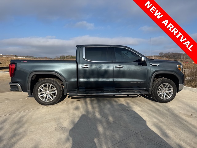 2019 Gmc Sierra 1500 SLT photo 2