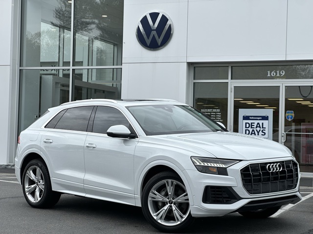 2023 Audi Q8 Premium's photo