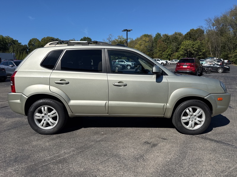 2007 Hyundai Tucson SE photo 2