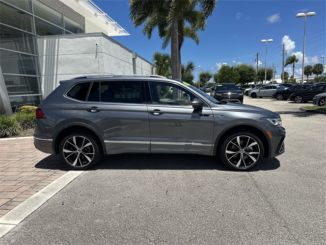 2022 Volkswagen Tiguan SEL Premium R-Line photo 5