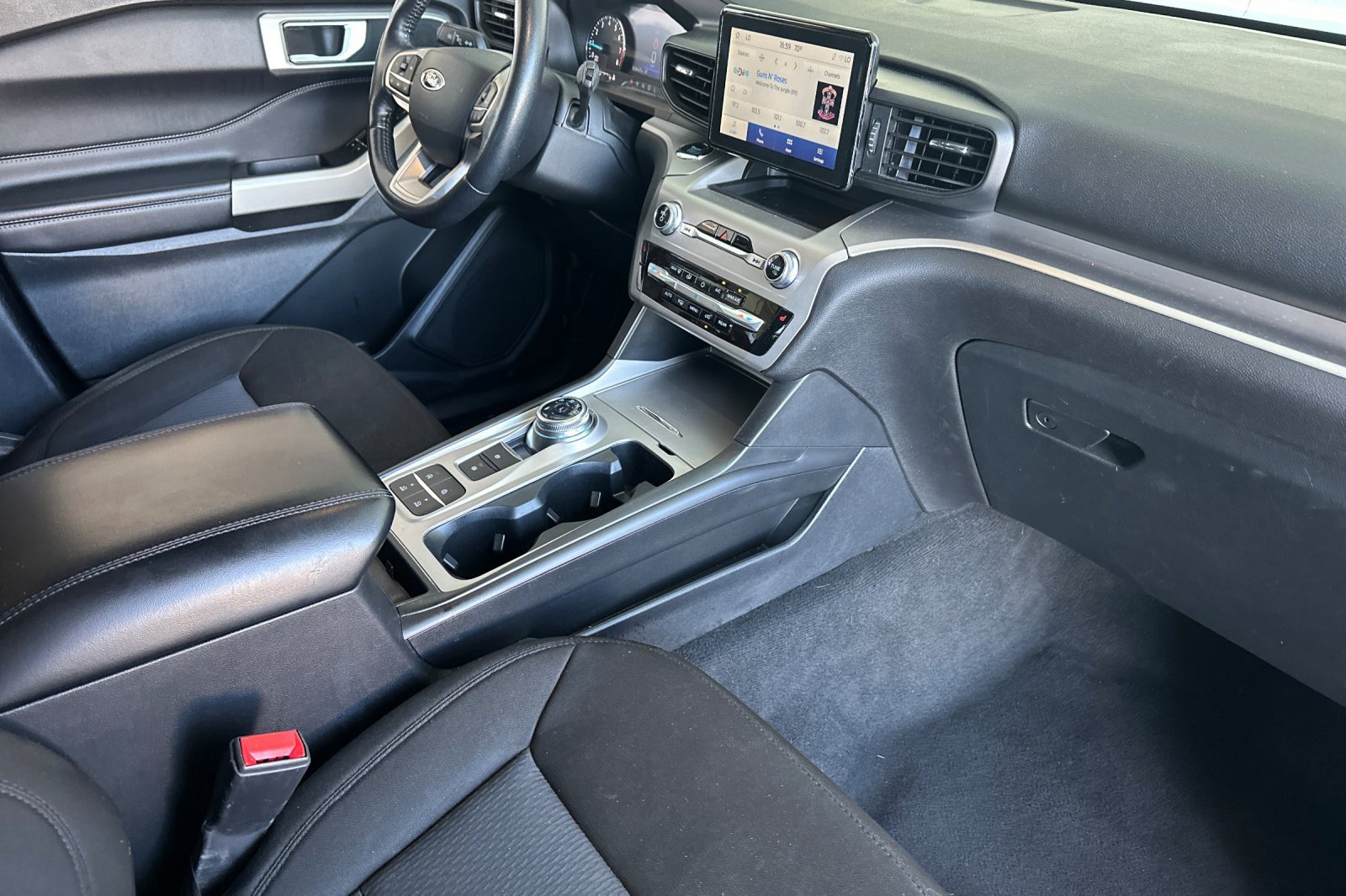 2022 Ford Explorer XLT photo 16