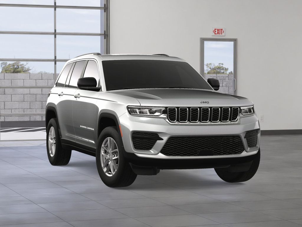 2025 Jeep Grand Cherokee Laredo photo 6