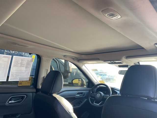 2021 Nissan Rogue SV photo 8