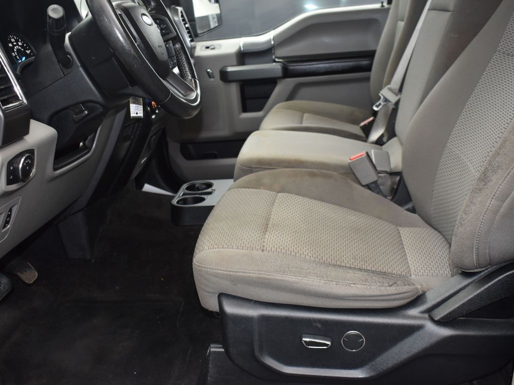 2017 Ford F-150 XLT photo 11