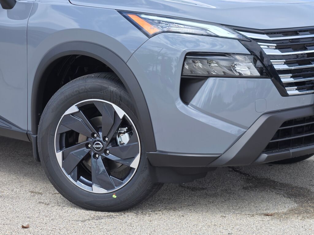 2026 Nissan Rogue SV photo 2