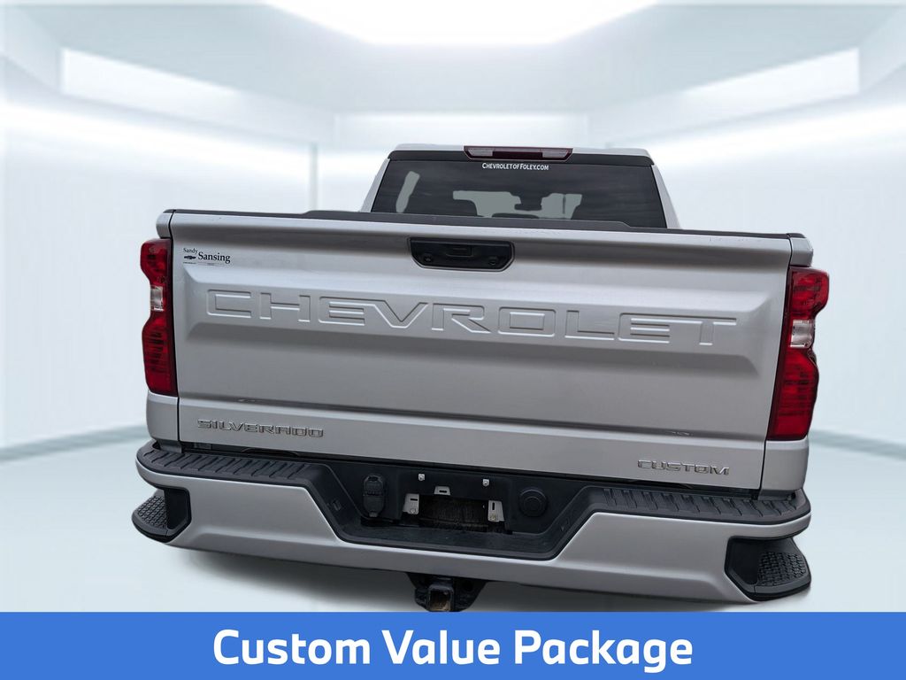 2022 Chevrolet Silverado 1500 Custom photo 3