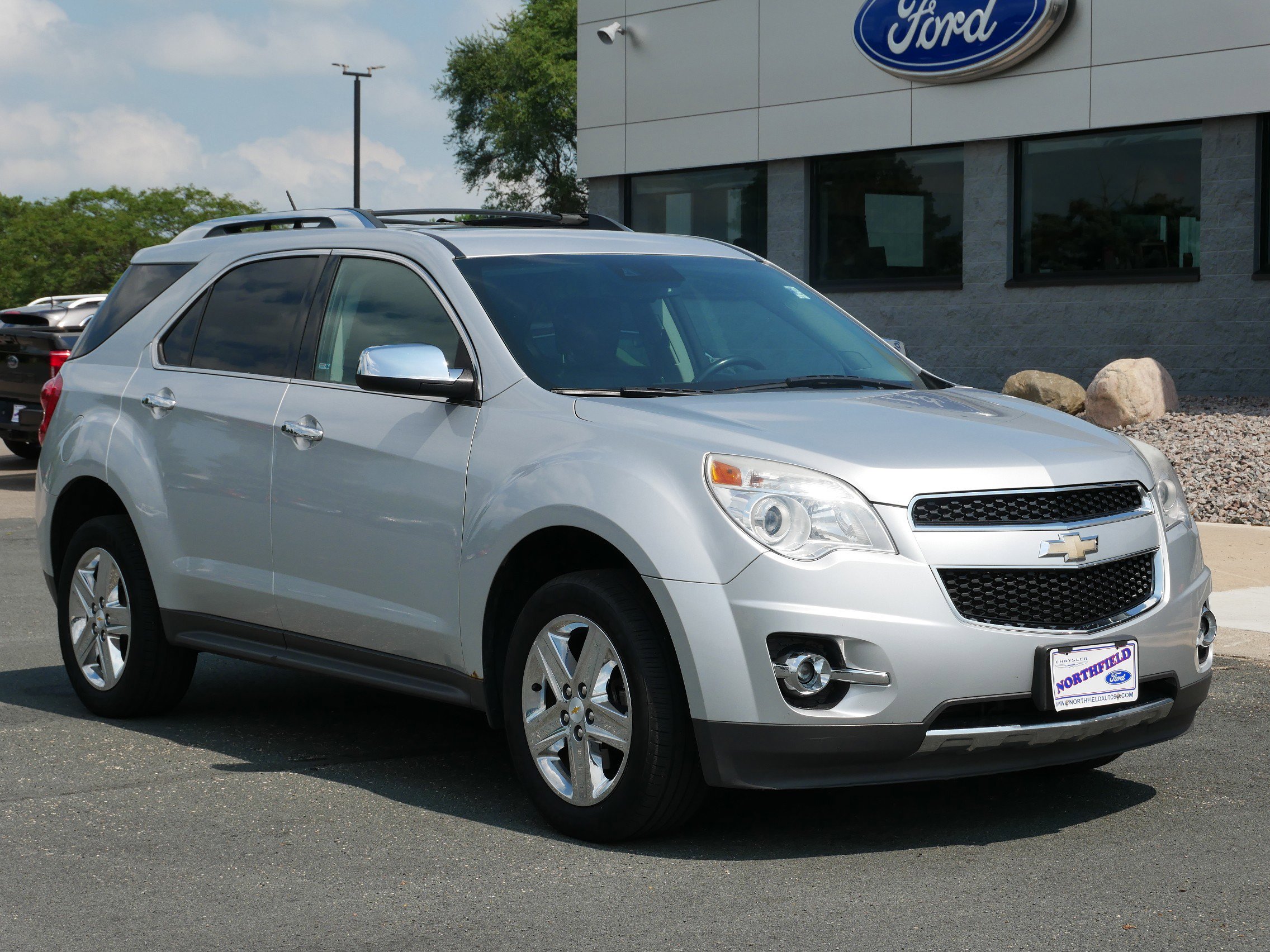 Used 2015 Chevrolet Equinox LTZ with VIN 2GNFLHE38F6320189 for sale in Northfield, Minnesota