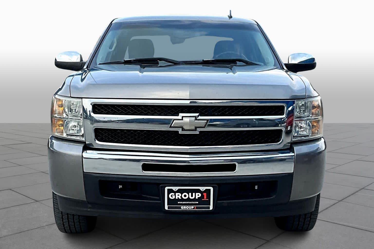 2009 Chevrolet Silverado 1500 LT photo 2