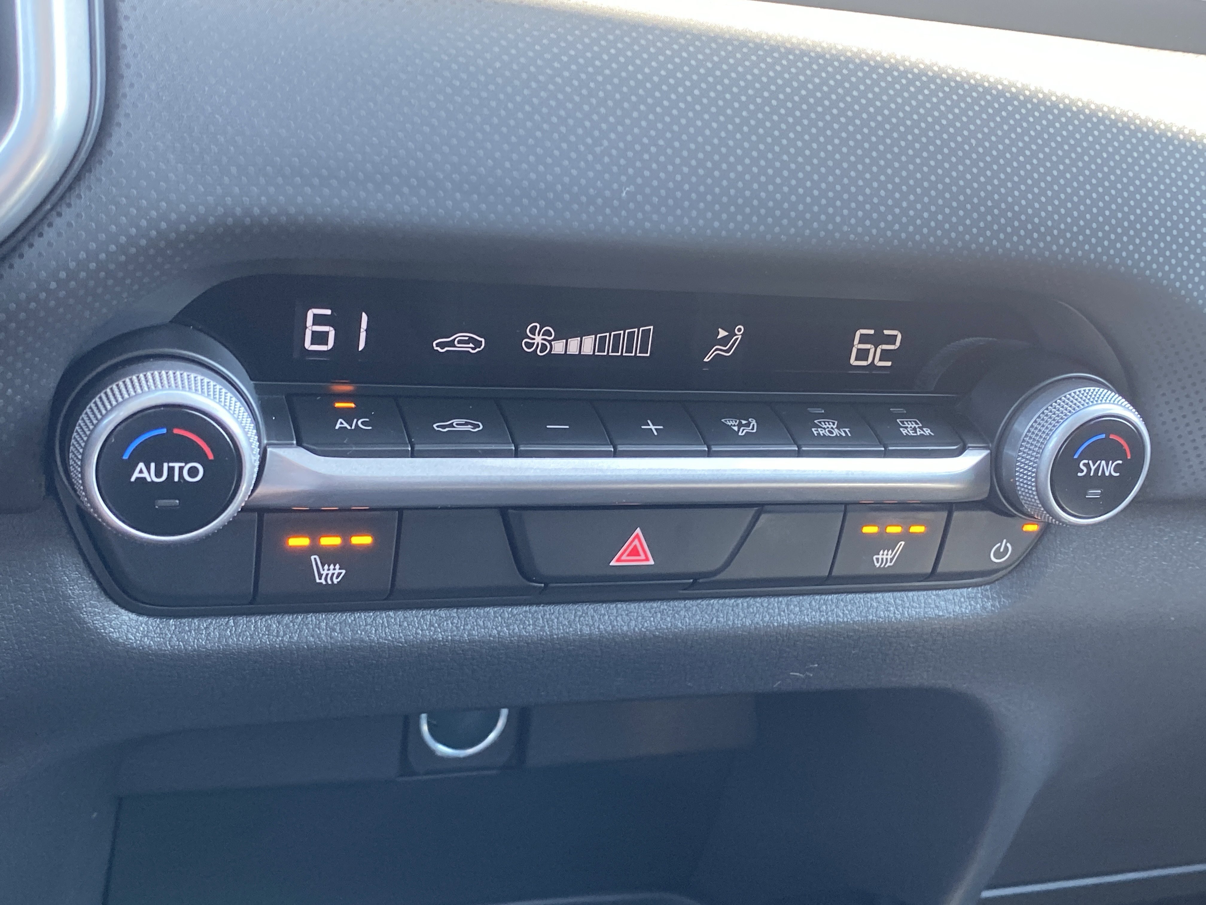 2025 Mazda CX-50 Preferred photo 4