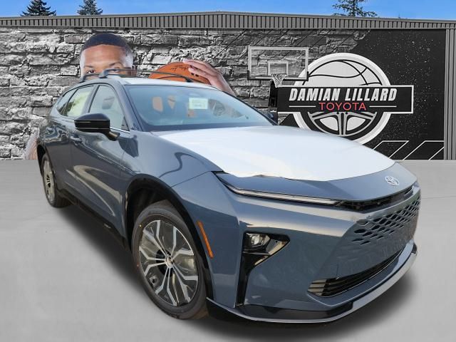 2025 Toyota Crown Signia XLE's photo