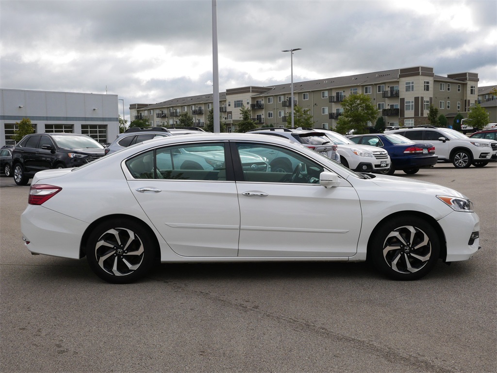 2017 Honda Accord EX-L photo 7