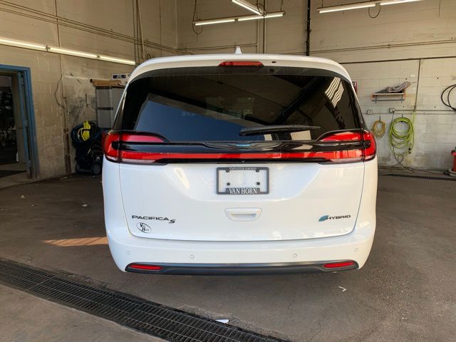 2021 Chrysler Pacifica Hybrid Limited photo 4