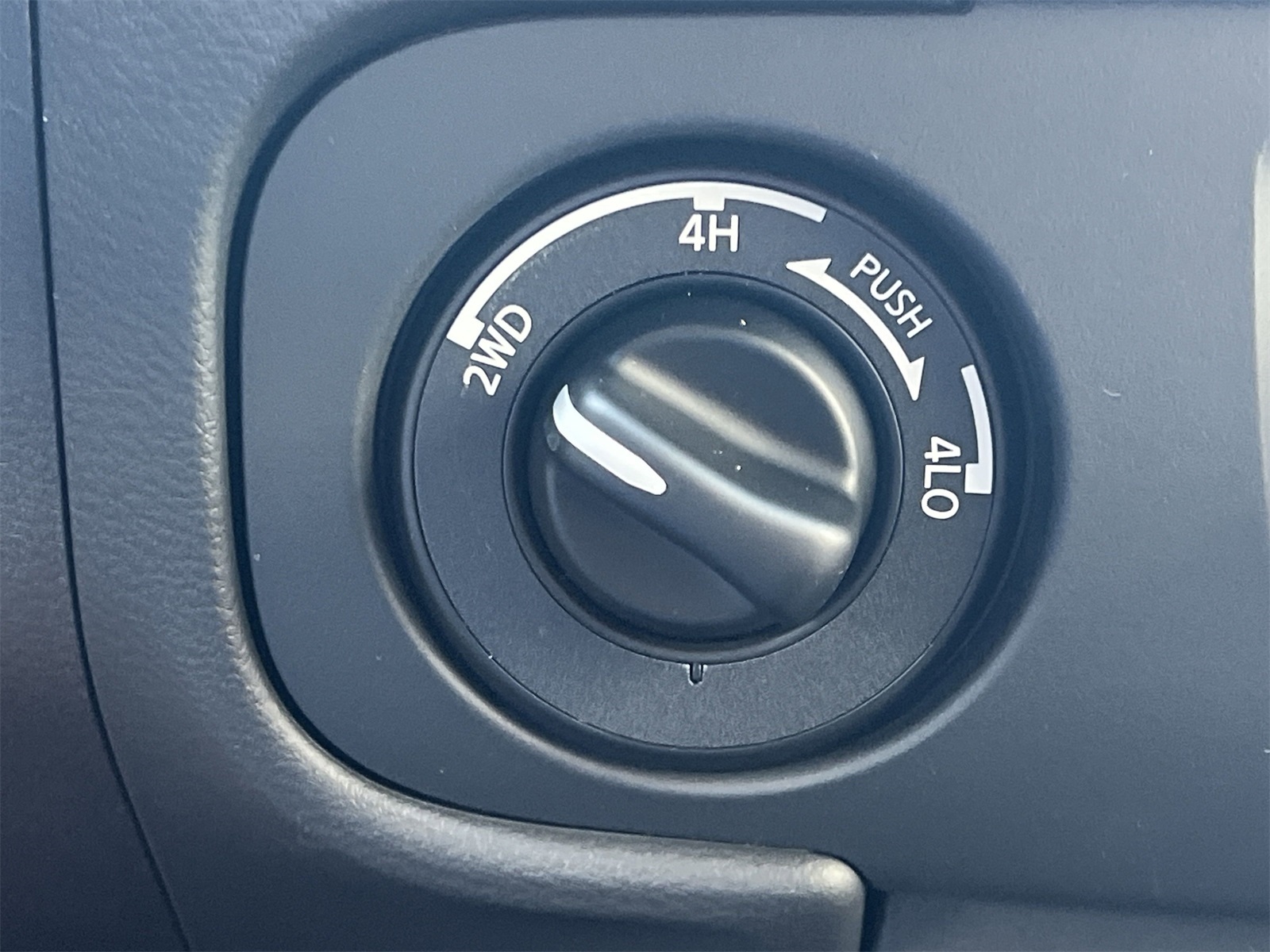 2025 Nissan Frontier PRO-4X photo 5