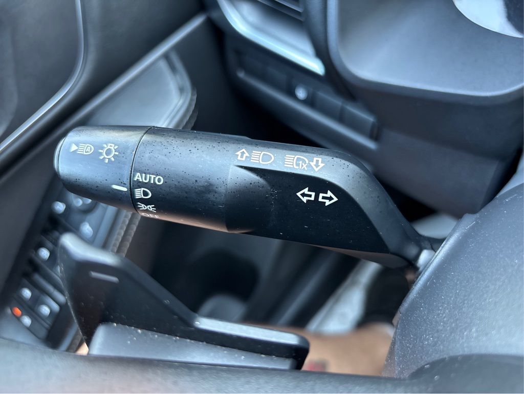 2021 Nissan Rogue SV photo 35