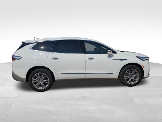 2023 Buick Enclave Essence photo 2