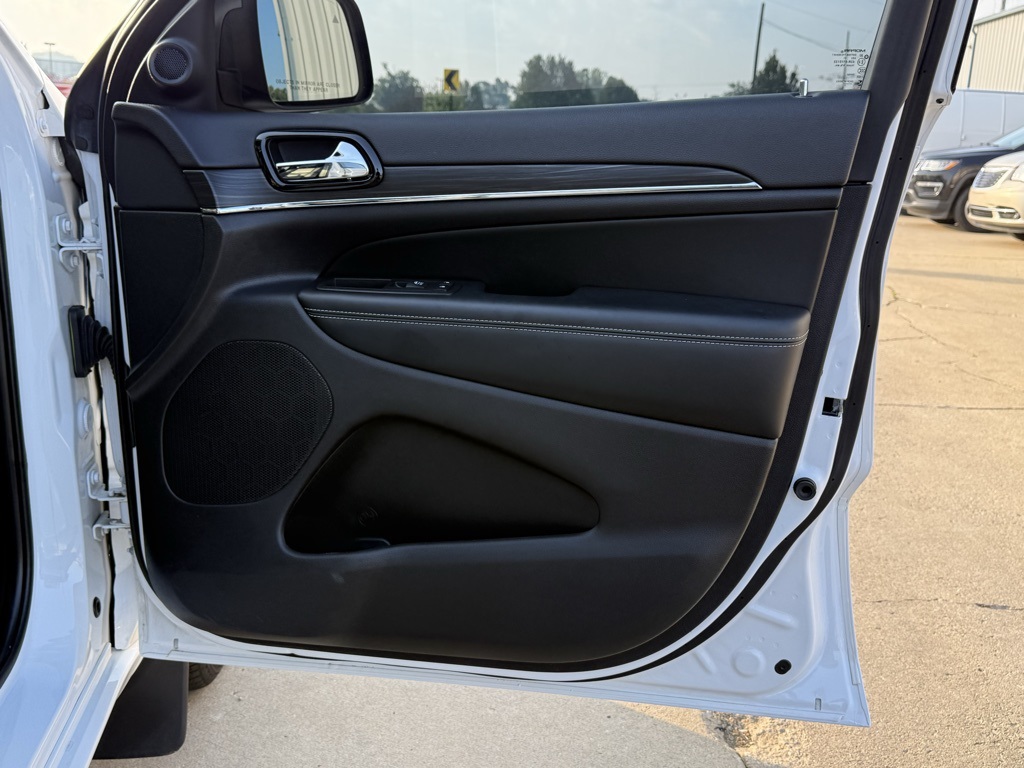 2021 Jeep Grand Cherokee Anniversary Edition photo 34