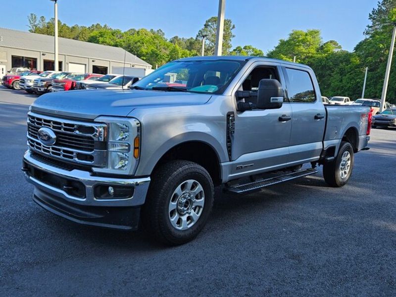 2024 Ford F-250 XLT photo 3