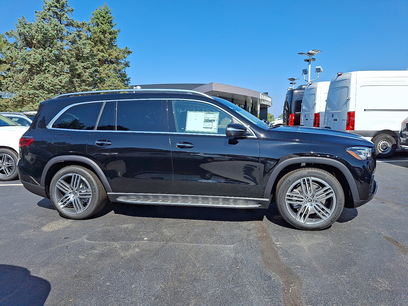 2026 Mercedes Benz GLS 450 4MATIC photo 7